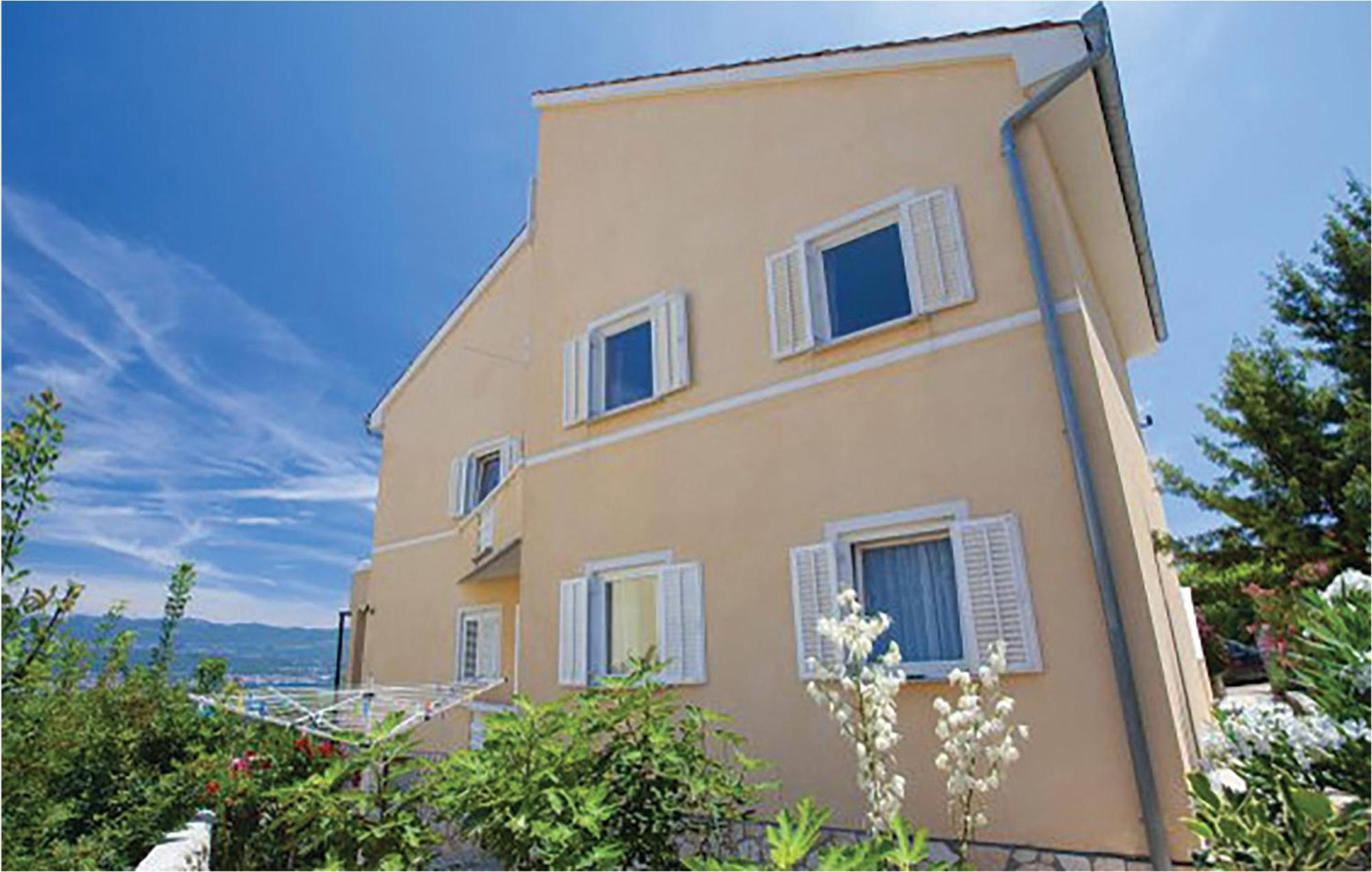 Amazing Apartment In Malinska With Kitchen Esterno foto